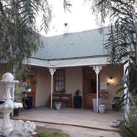 Calvinia Guesthouse Bagian luar foto