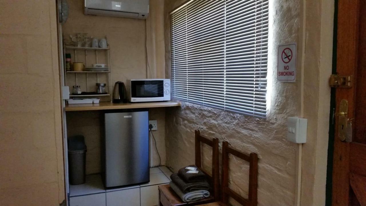 Calvinia Guesthouse Bagian luar foto