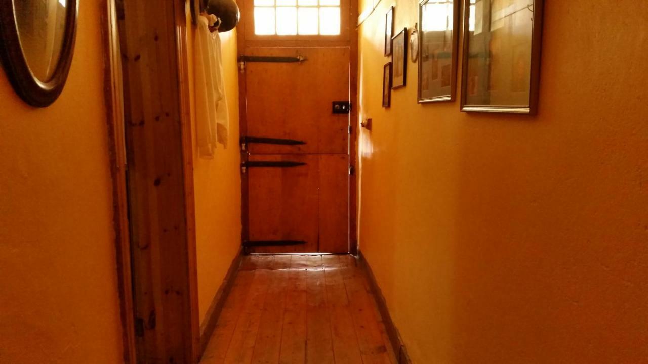 Calvinia Guesthouse Bagian luar foto