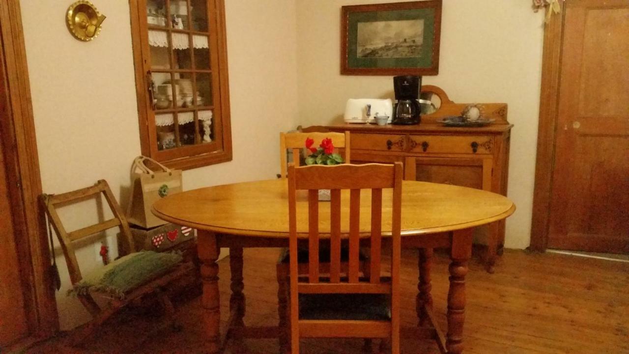 Calvinia Guesthouse Bagian luar foto