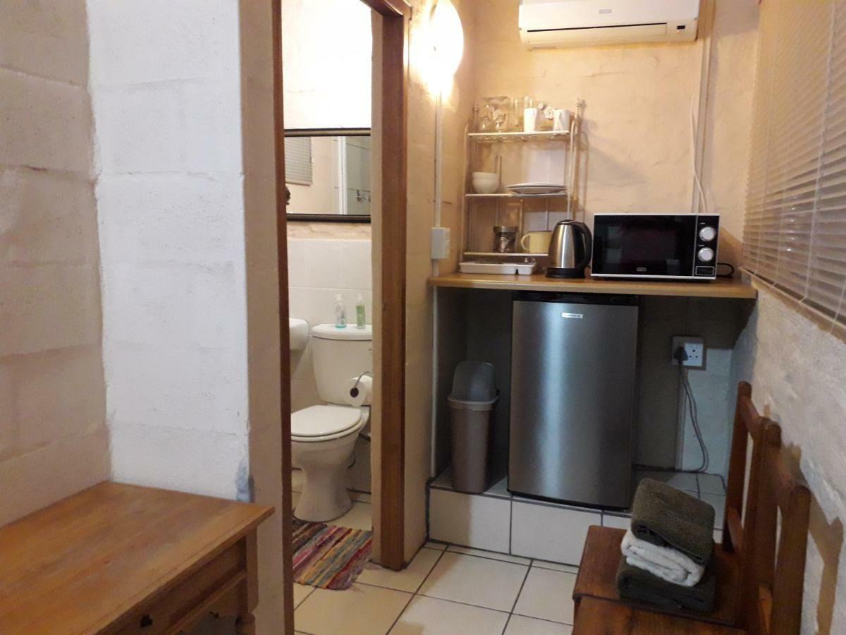 Calvinia Guesthouse Bagian luar foto